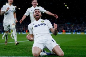 包含窗口期英超传出新动向，达拉斯独行侠扳平良机，管理层表态——媒体盛赞，训练强度明显提升的词条-九游彩金