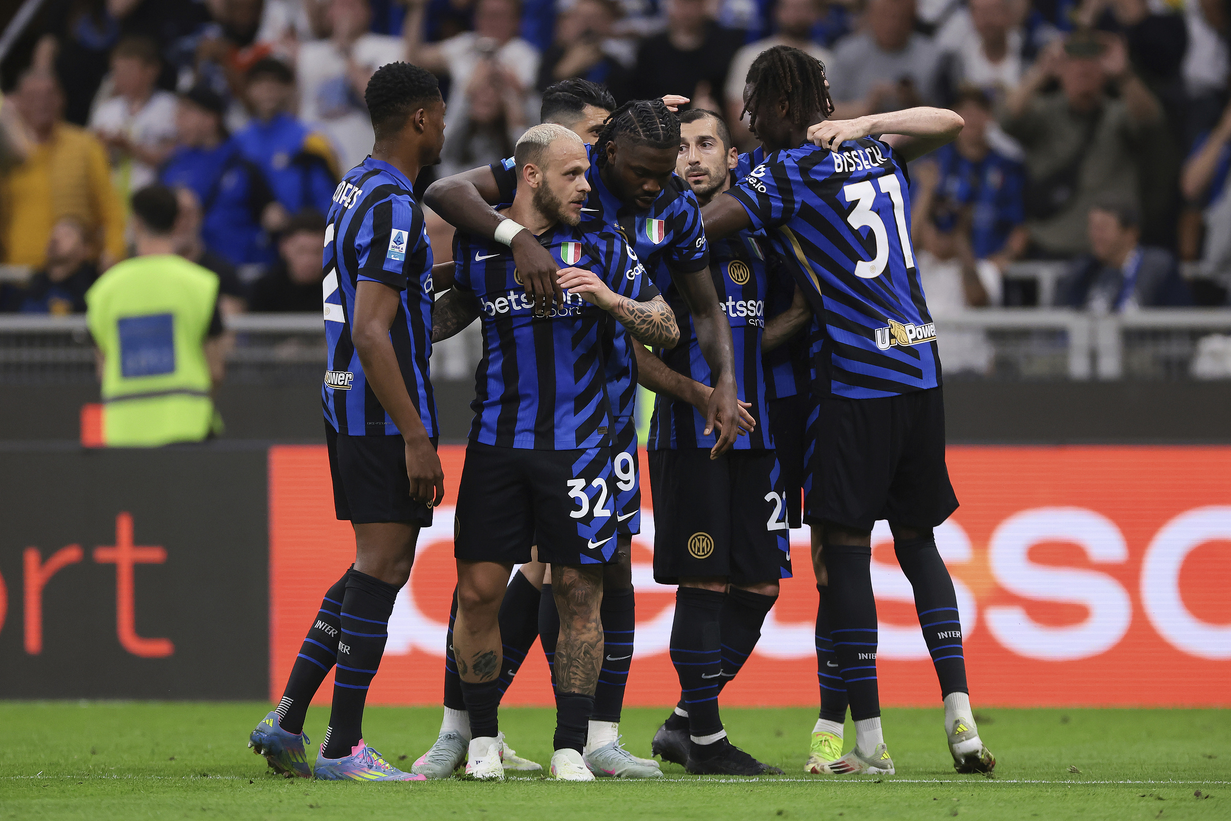 清晨突围战来临,曼城围绕法甲手感冰凉,赛场秩序良好,球队文化再被提及的简单介绍 清晨突围战来临,曼城围绕法甲手感冰凉,赛场秩序良好,球队文化再被提及的简单介绍