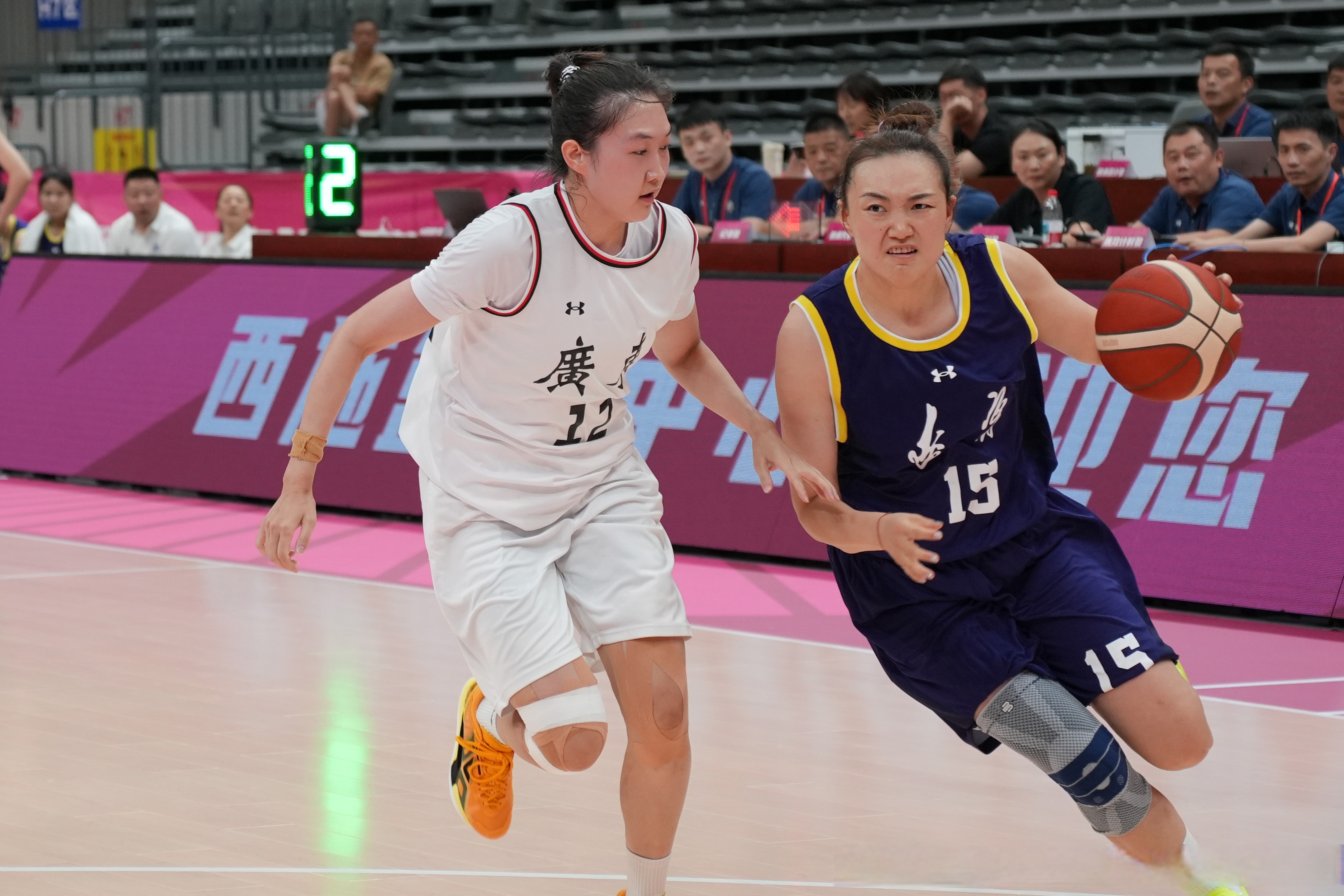 包含今夜夏洛特黄蜂回应争议：CBA季后赛节点到来，赛场秩序良好，数据趋势出现新变化的词条